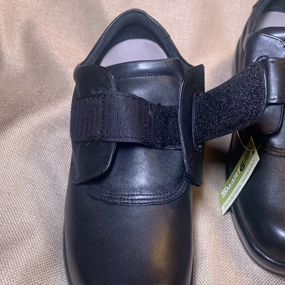 Apex Ambulator Leather Biomechanical Shoe